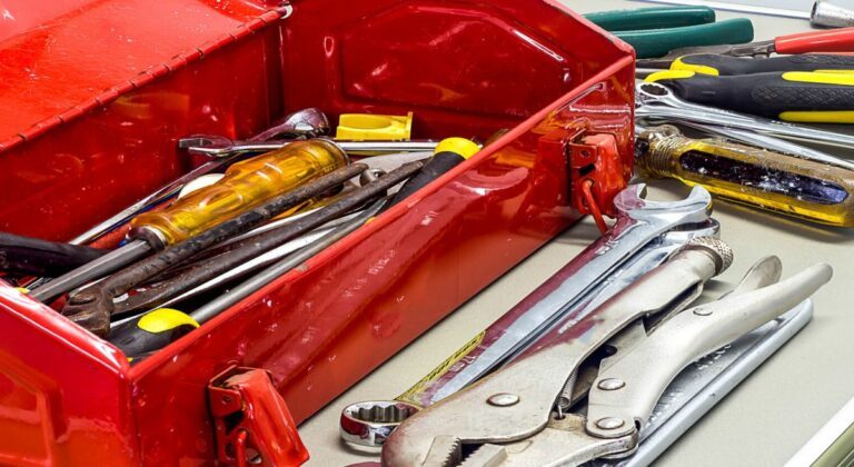 Ranger convenablement vos outils avec la parfaite boite à outils pour le bricolage