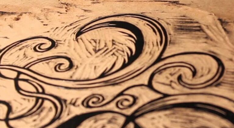 Exploration des techniques anciennes de gravure sur bois et démocratisation d&rsquo;un art traditionnel
