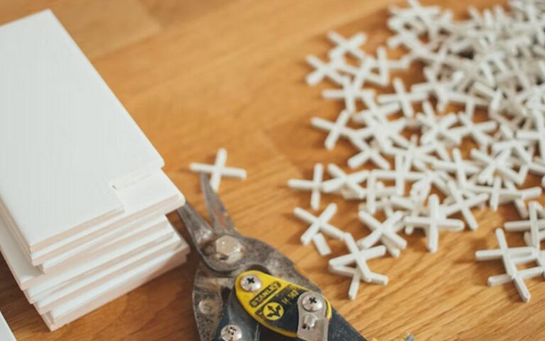 Comment poser du carrelage : les étapes clés pour une mise en œuvre réussie