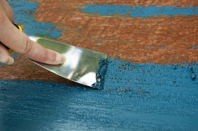 Le décapant peinture : le secret d&rsquo;une rénovation réussie