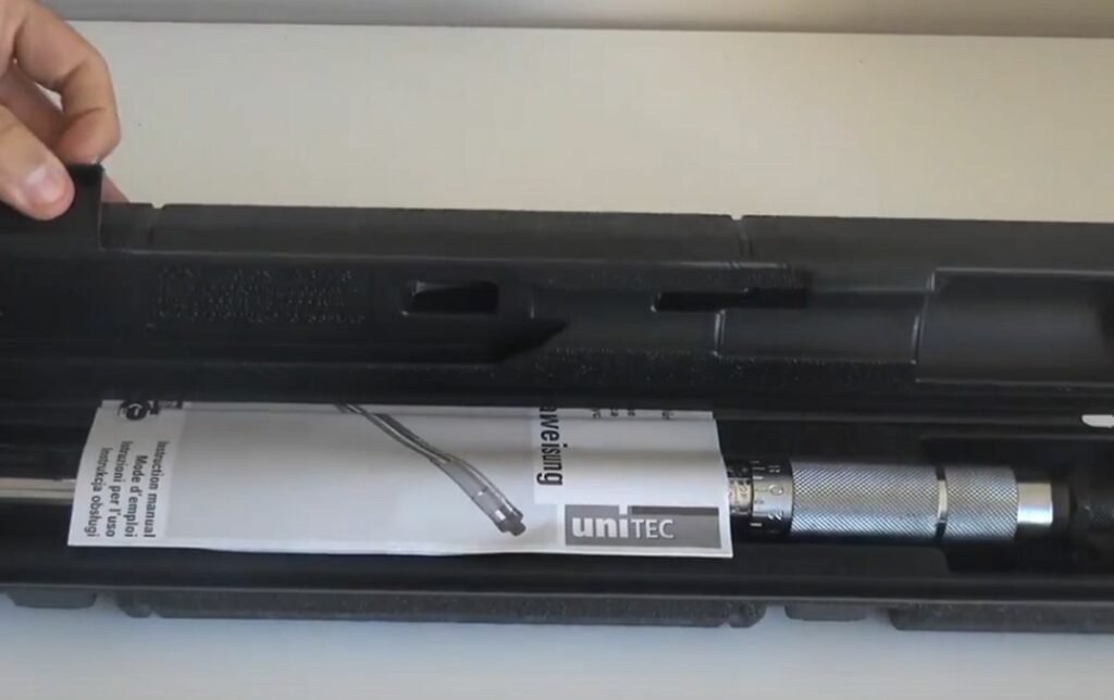 Comment utiliser une clé dynamométrique angulaire : guide pratique et ...